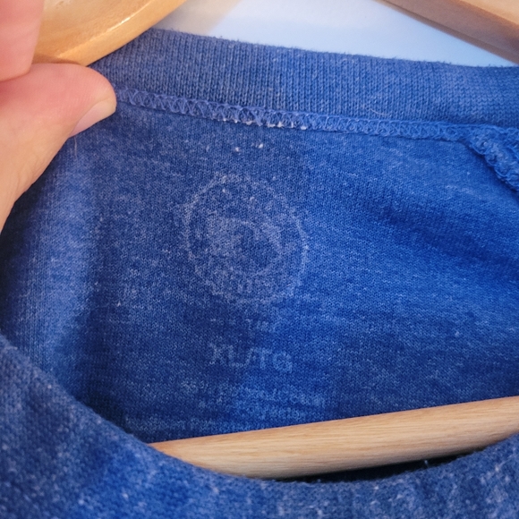 Blue Jays Official MLB merchandise sweatshirt size XL - Picture 3 of 4